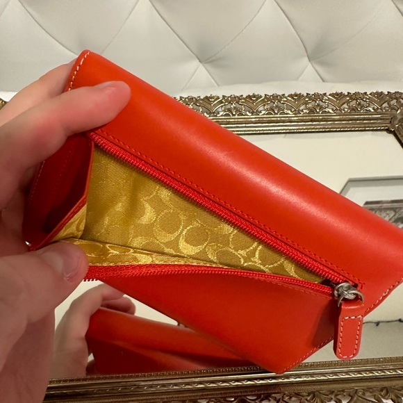 NWOT Orange Coach Leather Wallet !! - Picture 7 of 7